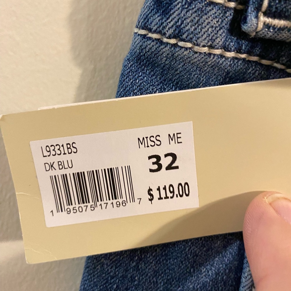NWT Miss Me Low-Rise Boot Cut Jeans 32" Waist 30" Inseam Medium Wash Low‎ Rise - Picture 5 of 6
